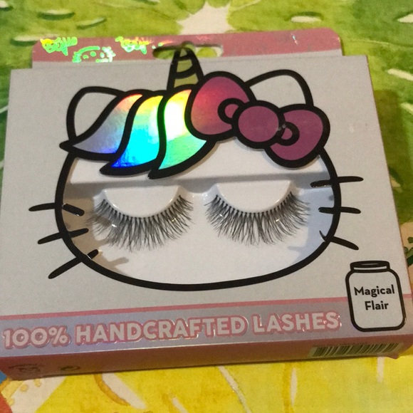 2 Sets of False Lashes - Picture 2 of 2